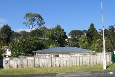 Photo of property in 11 Halberg Street, Glenfield, Auckland, 0629