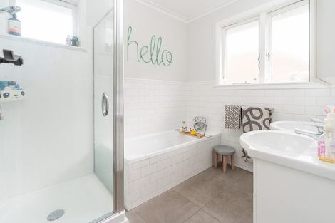 Photo of property in 110 Karori Road, Karori, Wellington, 6012