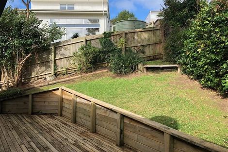 Photo of property in 11 Felicity Place, Unsworth Heights, Auckland, 0632