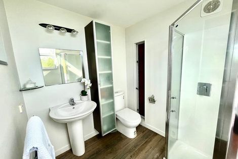 Photo of property in 1/39 Wade River Road, Stanmore Bay, Whangaparaoa, 0932