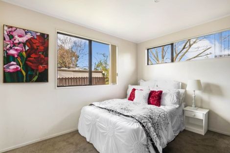 Photo of property in 2/1 Rebecca Rise, Weymouth, Auckland, 2103