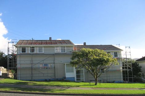 Photo of property in 52-54 Sievers Grove, Cannons Creek, Porirua, 5024