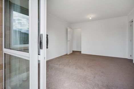 Photo of property in 17 Heta Road, Highlands Park, New Plymouth, 4312