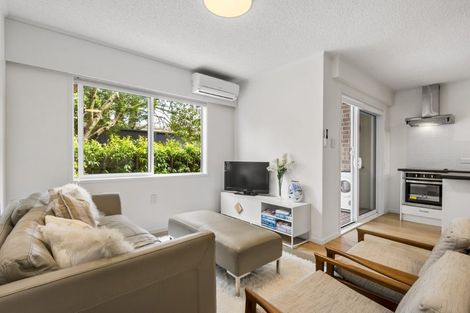 Photo of property in 4/83 Lake Road, Devonport, Auckland, 0622