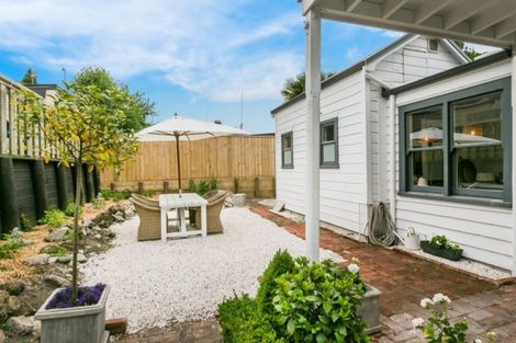 Photo of property in 159 Carlyle Street, Napier South, Napier, 4110