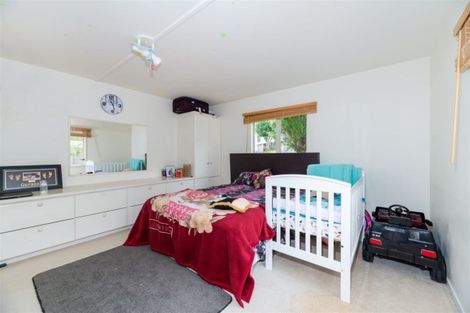 Photo of property in 80k Tirimoana Road, Te Atatu South, Auckland, 0602