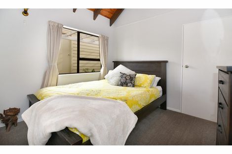 Photo of property in 11 Moffat Road, Red Beach, 0932