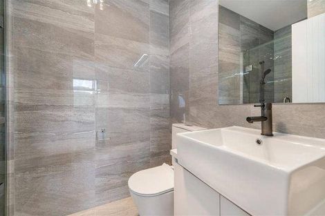 Photo of property in 76a Botany Road, Botany Downs, Auckland, 2010