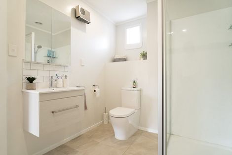 Photo of property in 24 Oriel Avenue, Tawa, Wellington, 5028