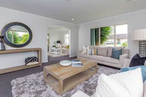 Photo of property in 12 Faldo Drive, Golflands, Auckland, 2013