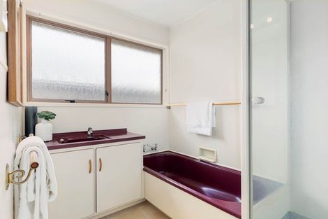 Photo of property in 2/7 Jern Place, Eastern Beach, Auckland, 2012