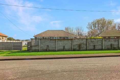 Photo of property in 5 Churchill Crescent, Foxton, 4814