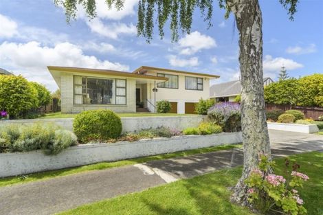Photo of property in 19 Caulfield Place, Awapuni, Palmerston North, 4412