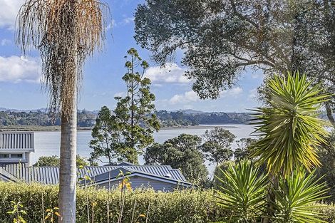 Photo of property in 72 Rame Road, Greenhithe, Auckland, 0632