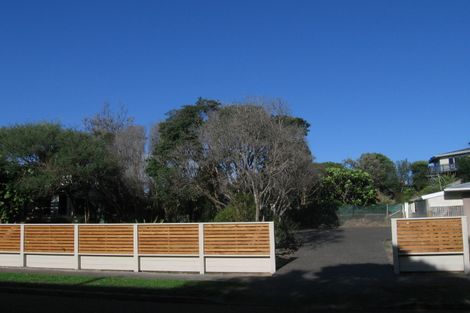 Photo of property in 10 Jane Street, Waikanae Beach, Waikanae, 5036