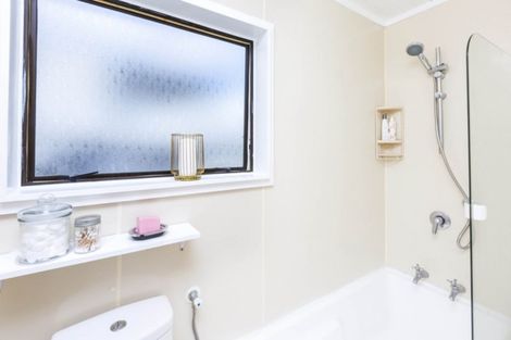 Photo of property in 30 Castle Crescent, Stokes Valley, Lower Hutt, 5019