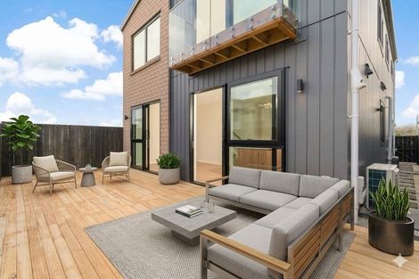 Photo of property in 12 Harbourside Parade, Hobsonville, 0616