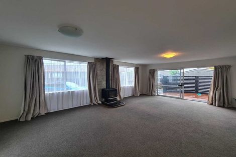Photo of property in 11 Binstead Place, Avondale, Christchurch, 8061