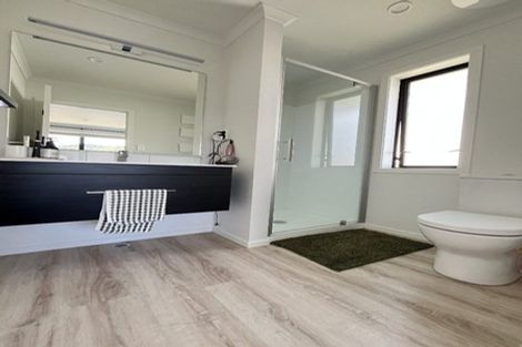 Photo of property in 20 Oakum Road, Whitby, Porirua, 5024