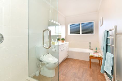 Photo of property in 4 Astor Place, Orewa, 0931