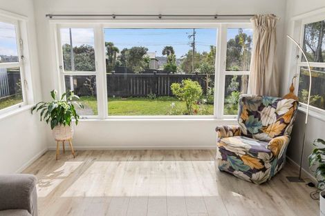 Photo of property in 692 East Coast Road, Pinehill, Auckland, 0632