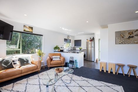 Photo of property in 142 Seaview Road, Westown, New Plymouth, 4310