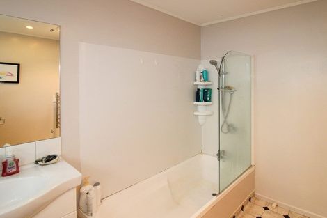 Photo of property in 28 King Street, Carterton, 5713