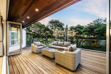 Photo of property in 293b Titirangi Road, Titirangi, Auckland, 0604