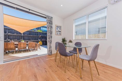 Photo of property in 5 Ropere Street, Kumeu, 0810