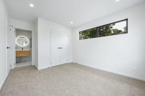 Photo of property in 23b Caribbean Drive, Unsworth Heights, Auckland, 0632