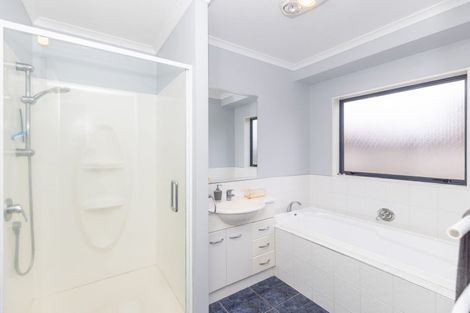 Photo of property in 61 Saint James Drive, Huntington, Hamilton, 3210