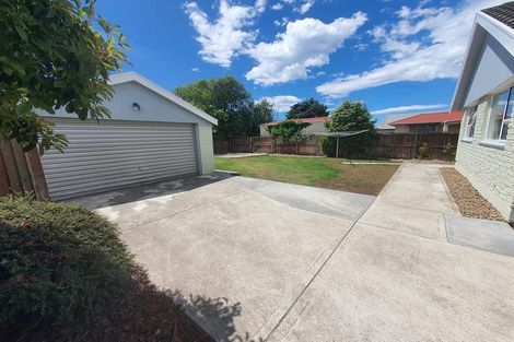 Photo of property in 150 Queenspark Drive, Parklands, Christchurch, 8083