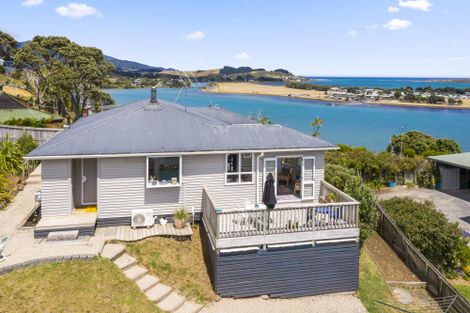 Photo of property in 9 Helen Place, Raglan, 3225