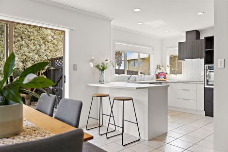 Photo of property in 2/13 Fratley Avenue, Farm Cove, Auckland, 2012