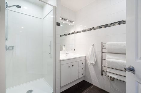 Photo of property in 8 Garden Lane, Torbay, Auckland, 0632