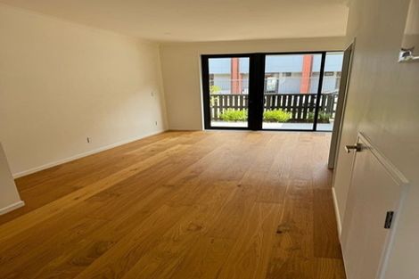 Photo of property in 14 Waipuhinui Way, Wiri, Auckland, 2104