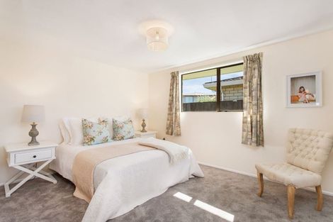 Photo of property in 11 Rolfe Place, Bishopdale, Christchurch, 8053