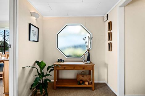 Photo of property in 11 Cargill Place, Frankleigh Park, New Plymouth, 4310