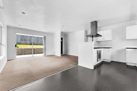 Photo of property in 17 Cretian Crescent, Henderson, Auckland, 0612