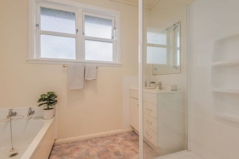 Photo of property in 1 Wairau Place, Kelvin Grove, Palmerston North, 4414
