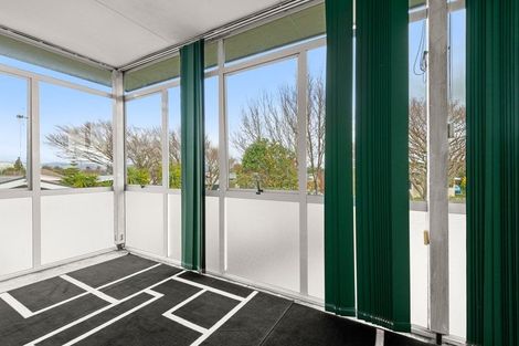 Photo of property in 12 Tabak Crescent, Takaro, Palmerston North, 4412