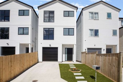 Photo of property in 2b Wyon Way, Flat Bush, Auckland, 2016