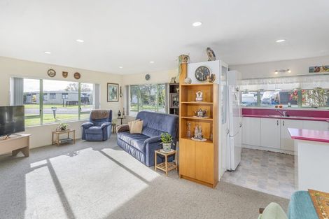 Photo of property in 16 Meadow Drive, Whitianga, 3510
