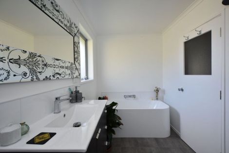 Photo of property in 143 Price Road, Branxholme, Invercargill, 9874