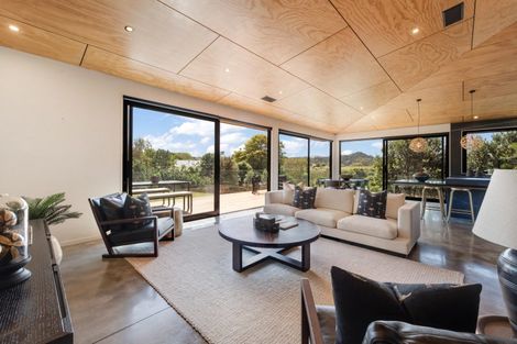 Photo of property in 27 Brownhill Road, Whitford, Manurewa, 2576