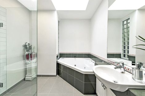 Photo of property in 36 Jacksons Road, Lyttelton, 8082