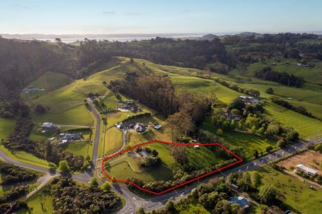 Photo of property in 2 Moses Road, Kaukapakapa, 0873
