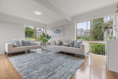 Photo of property in 175 Bleakhouse Road, Mellons Bay, Auckland, 2014