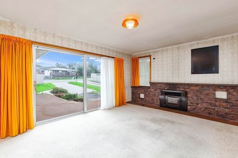 Photo of property in 235 Edmonton Road, Te Atatu South, Auckland, 0610