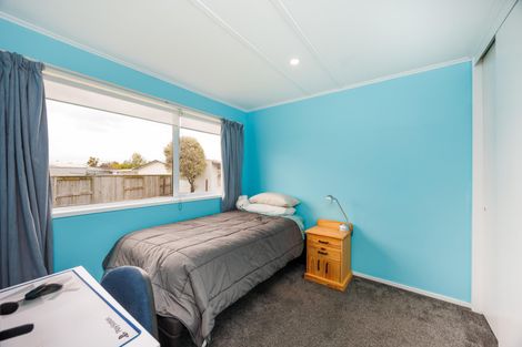 Photo of property in 28 Raglan Avenue, Cloverlea, Palmerston North, 4412